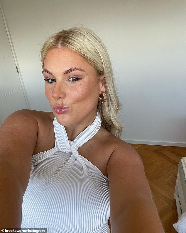 Brooke Warne (en la foto) ha emprendido un viaje de acondicionamiento físico y está logrando importantes avances